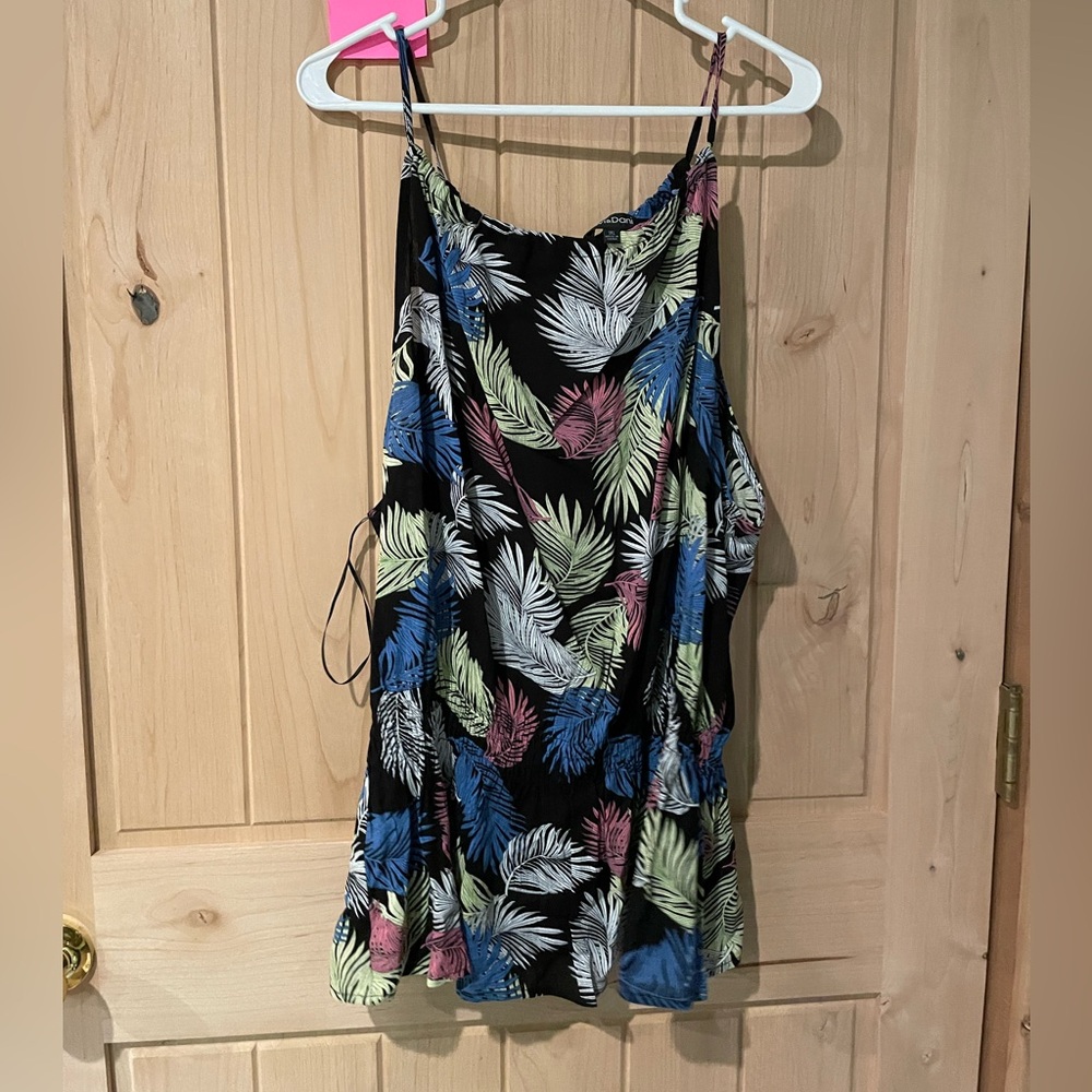 DAVI & DANI 1X Multicolor Leaf Print Blouse. NWOT